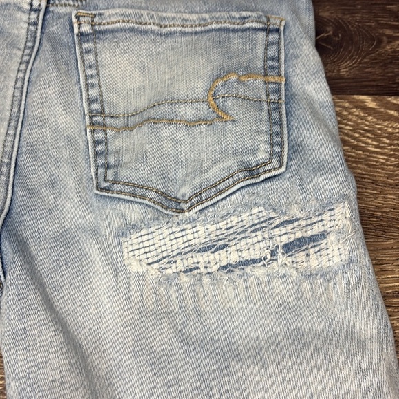 American Eagle Light Blue very Distressed Women's Jeans size 4 - Picture 4 of 10